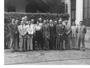 Alunos e professores da primeira escola de Administração do Brasil.